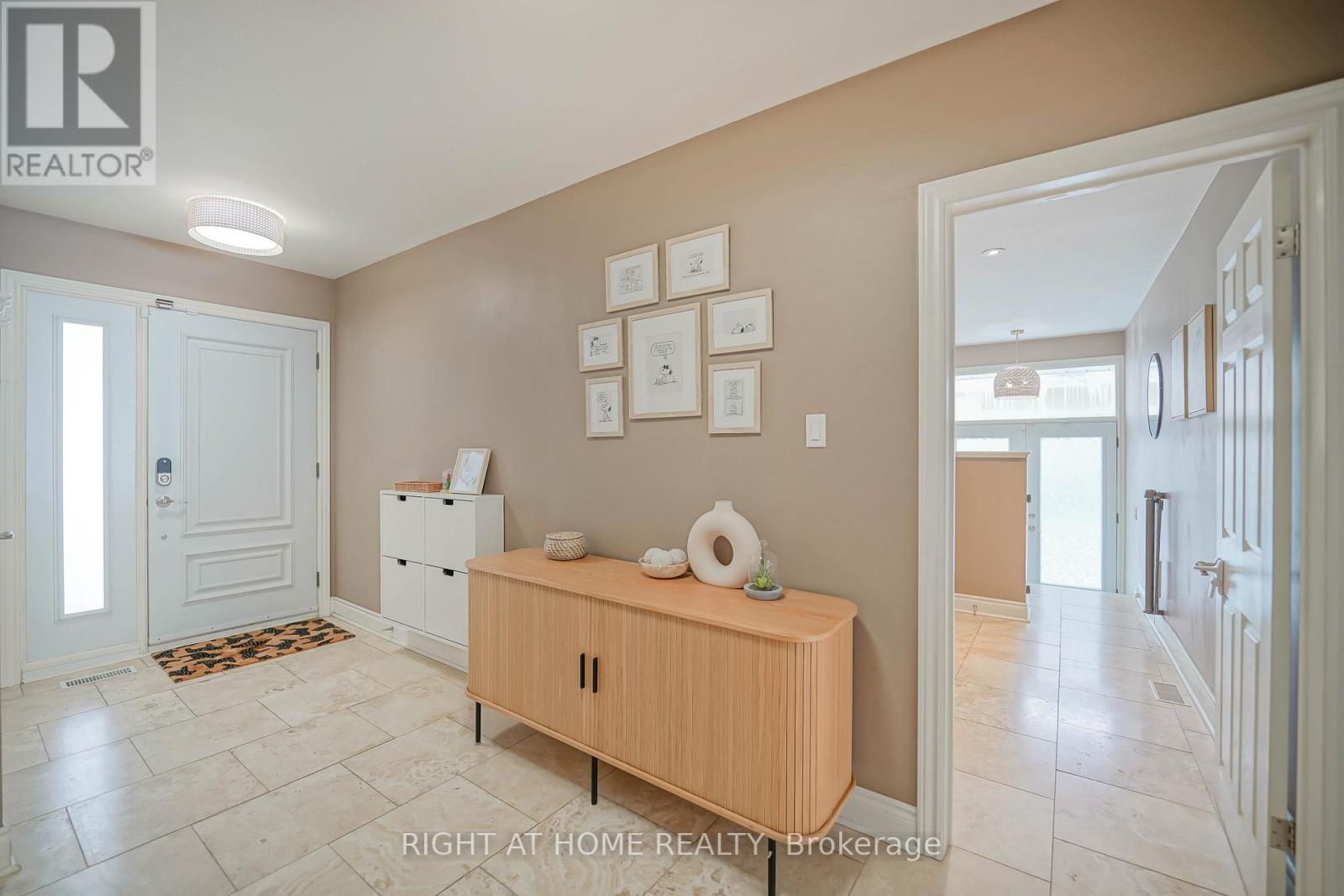 5 Windham Drive, Toronto, Ontario  M2K 1X7 - Photo 4 - C12739292