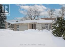 5 WINDHAM DRIVE, Toronto, Ontario