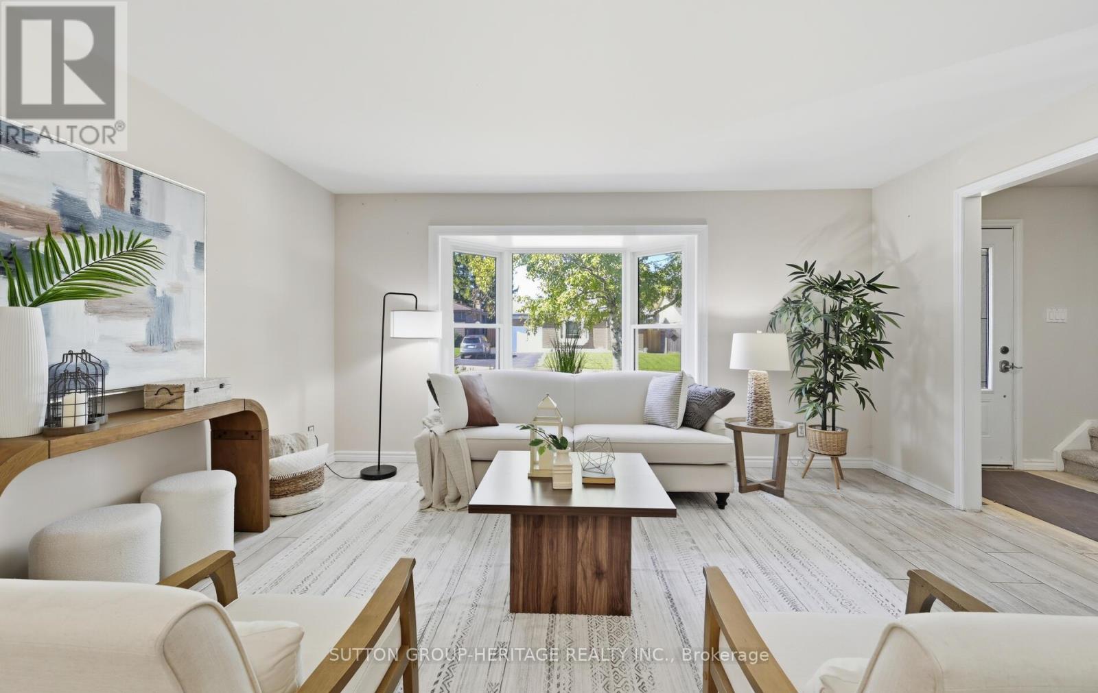 29 Glenmount Court, Whitby, Ontario  L1N 5M7 - Photo 4 - E12739248