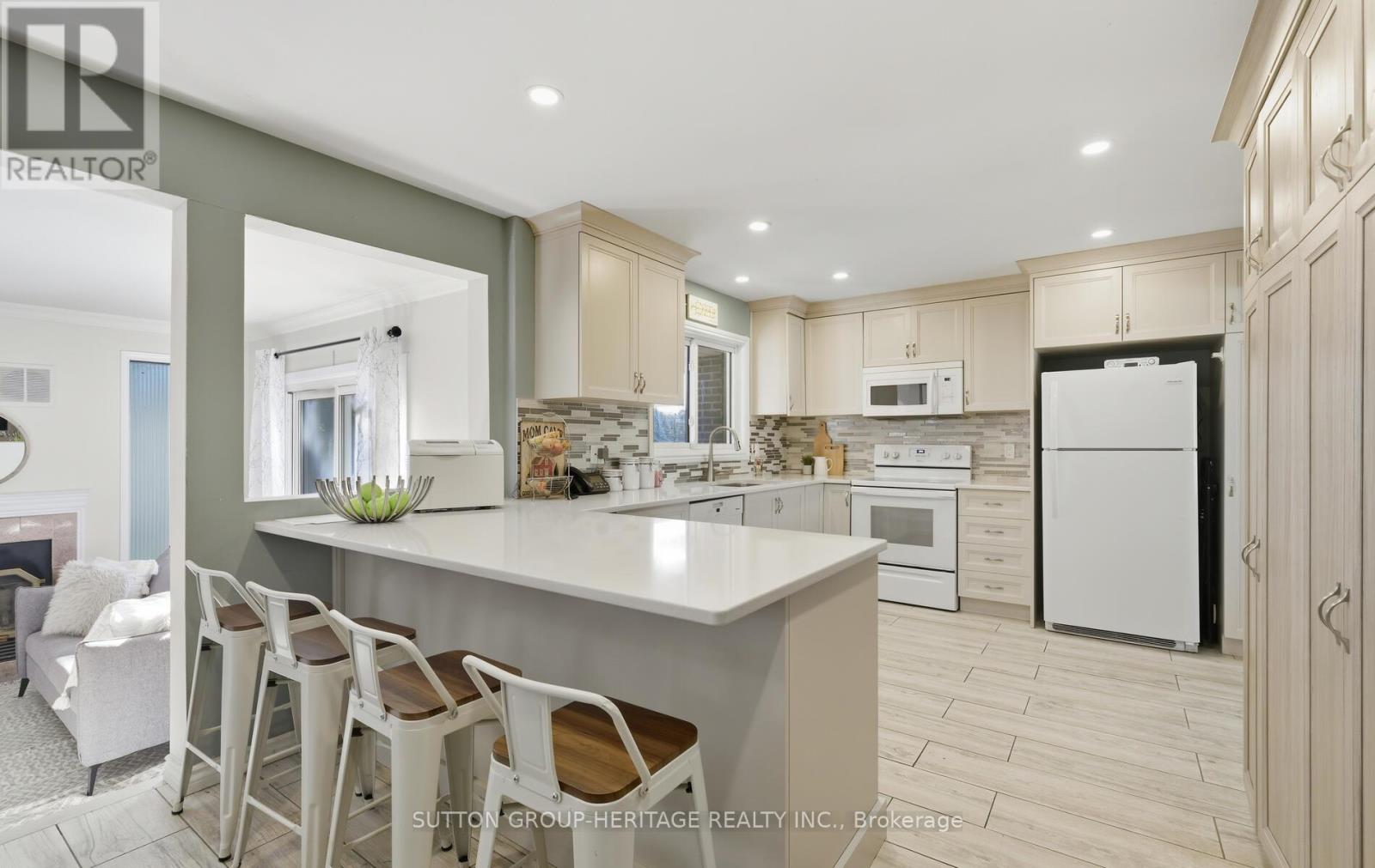 29 Glenmount Court, Whitby, Ontario  L1N 5M7 - Photo 6 - E12739248