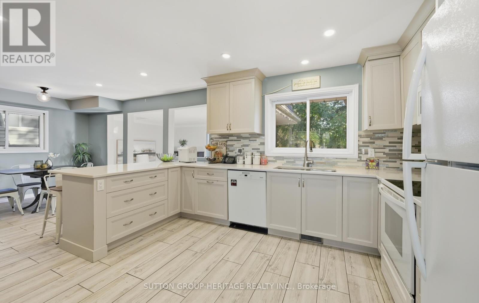 29 Glenmount Court, Whitby, Ontario  L1N 5M7 - Photo 9 - E12739248