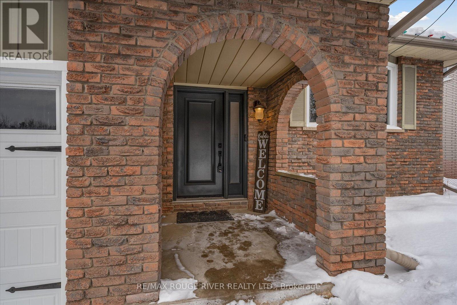 865 Stevenson Road N, Oshawa, Ontario  L1J 6P6 - Photo 2 - E12739322