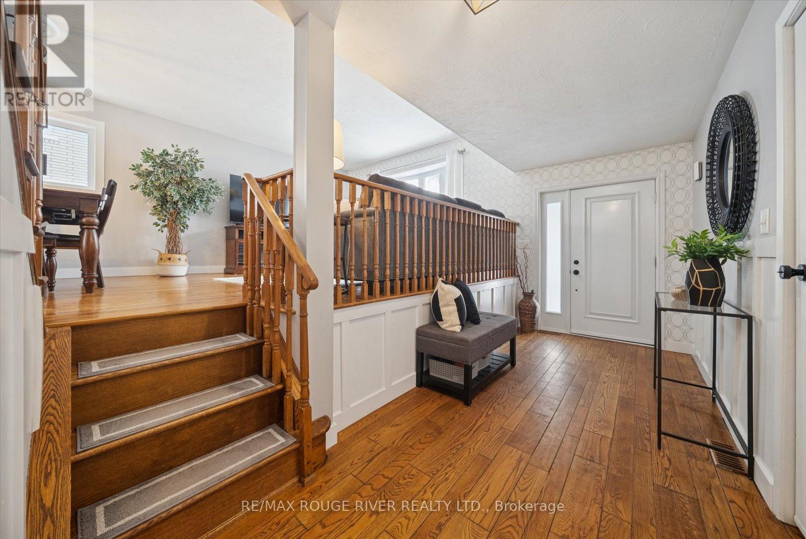 865 Stevenson Road N, Oshawa, Ontario  L1J 6P6 - Photo 3 - E12739322