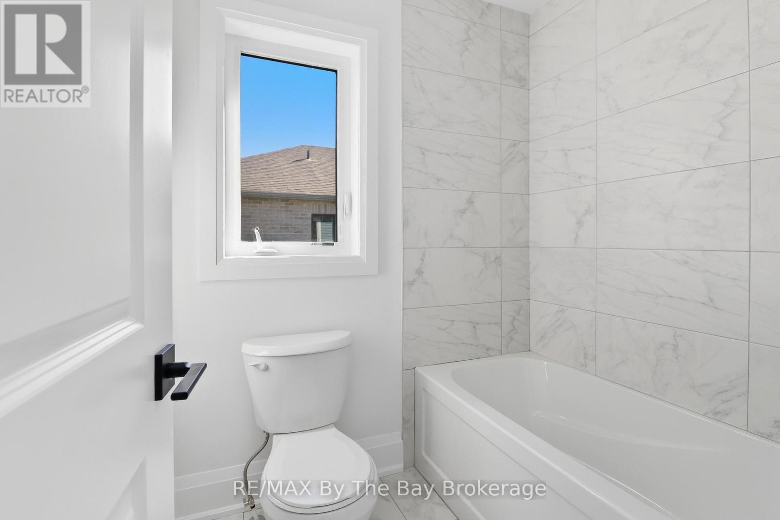 66 Amber Drive, Wasaga Beach, Ontario L9Z 0R9 - Photo 33 - S12738606