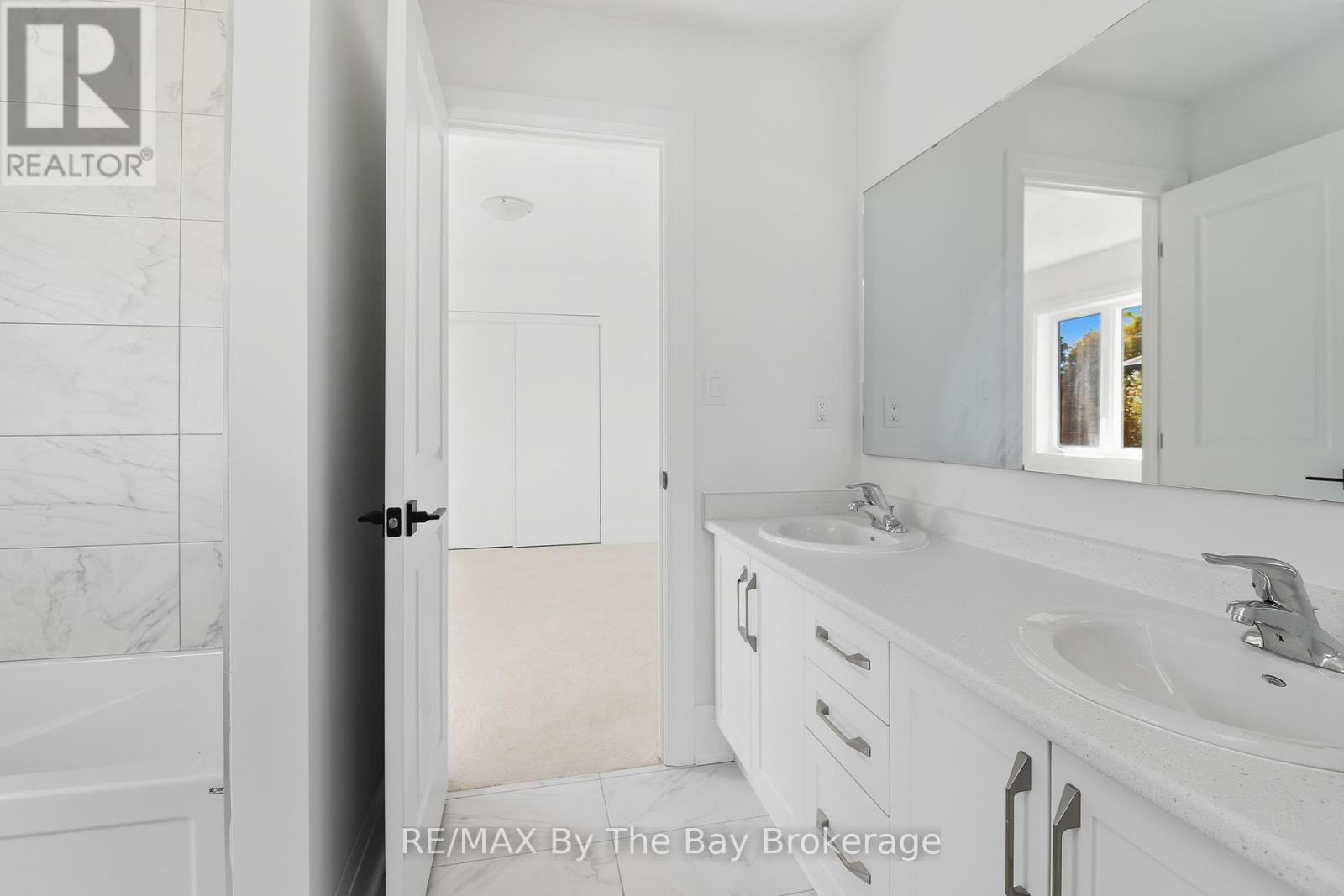 66 Amber Drive, Wasaga Beach, Ontario L9Z 0R9 - Photo 32 - S12738606