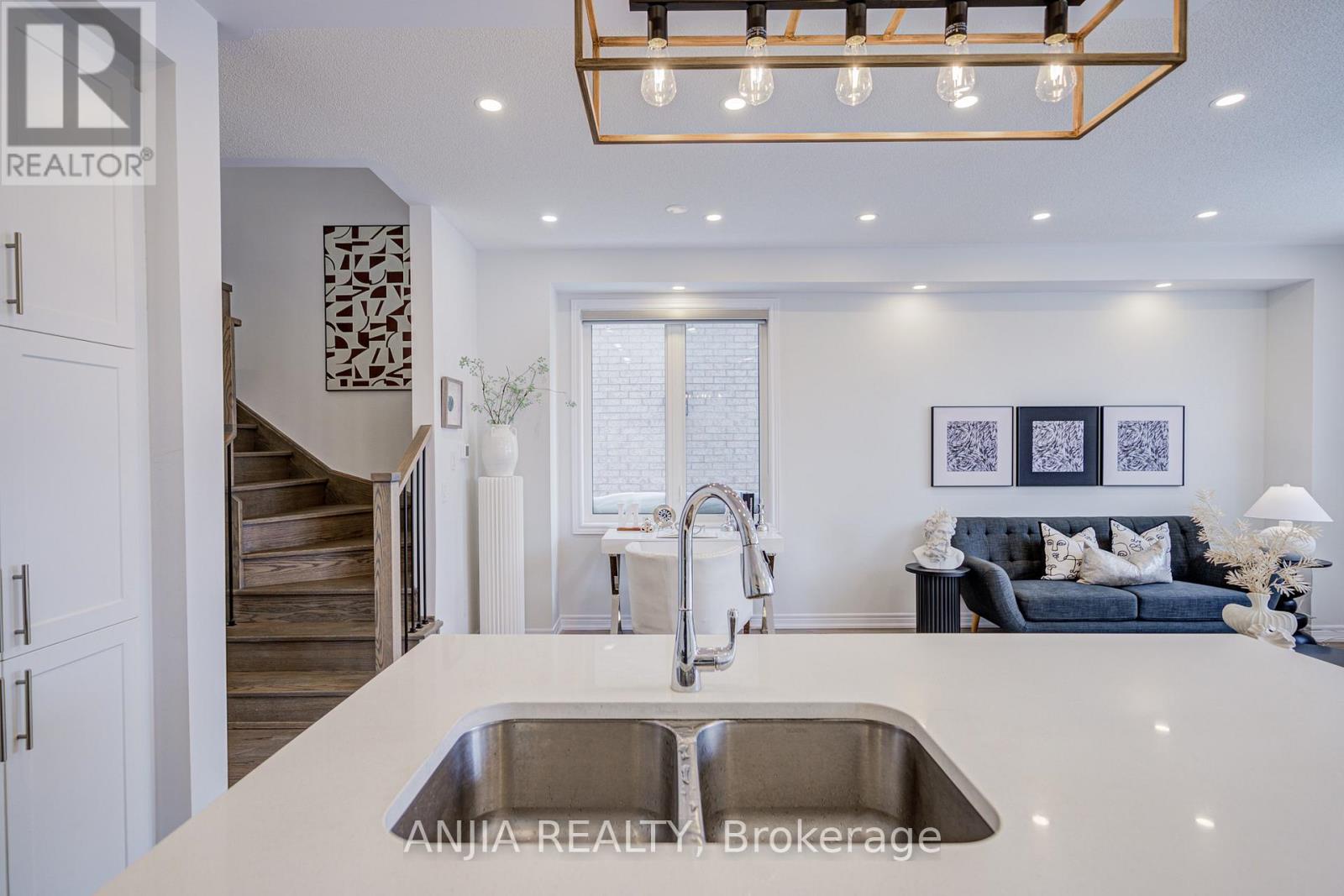 143 Lageer Drive, Whitchurch-Stouffville, Ontario  L4A 4V2 - Photo 24 - N12738050