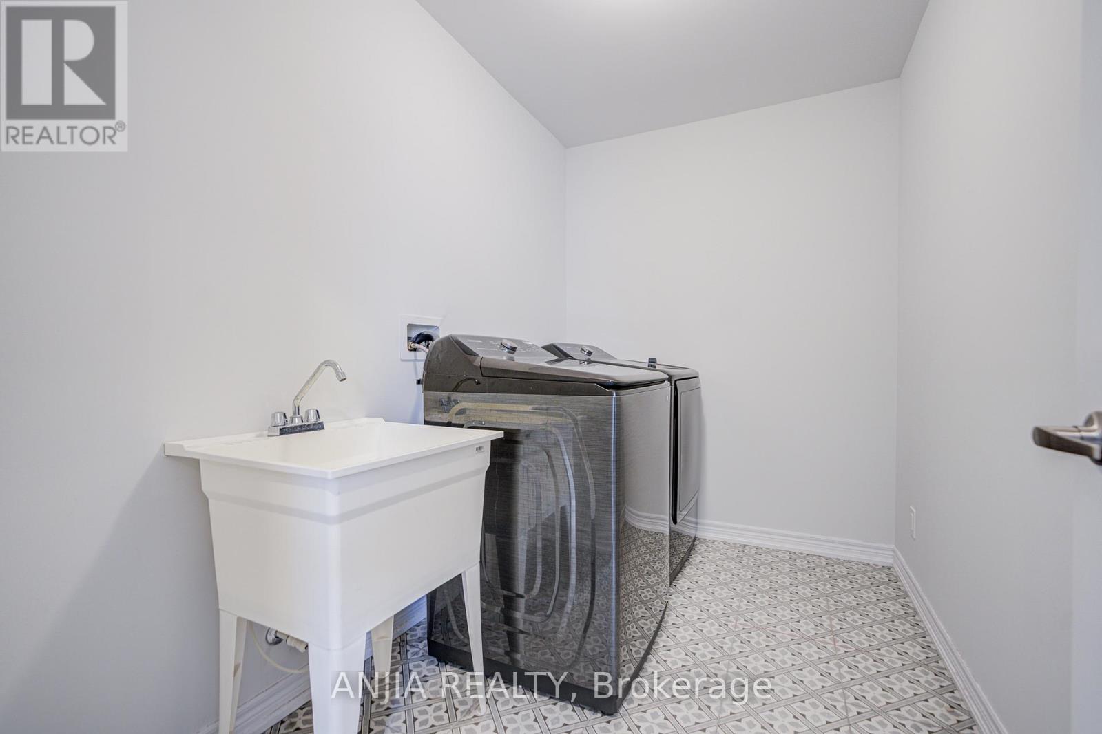 143 Lageer Drive, Whitchurch-Stouffville, Ontario  L4A 4V2 - Photo 32 - N12738050