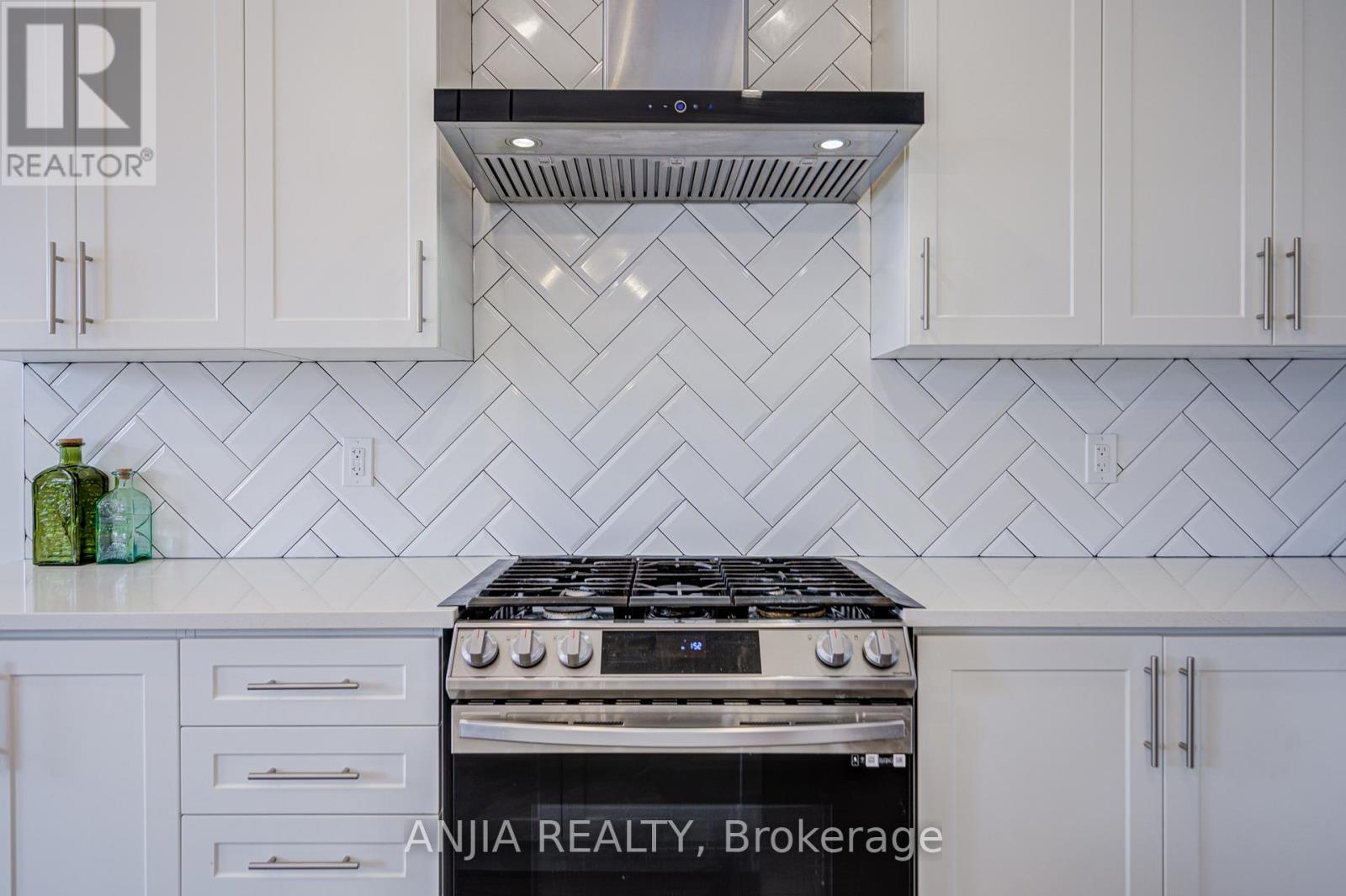 143 Lageer Drive, Whitchurch-Stouffville, Ontario  L4A 4V2 - Photo 23 - N12738050