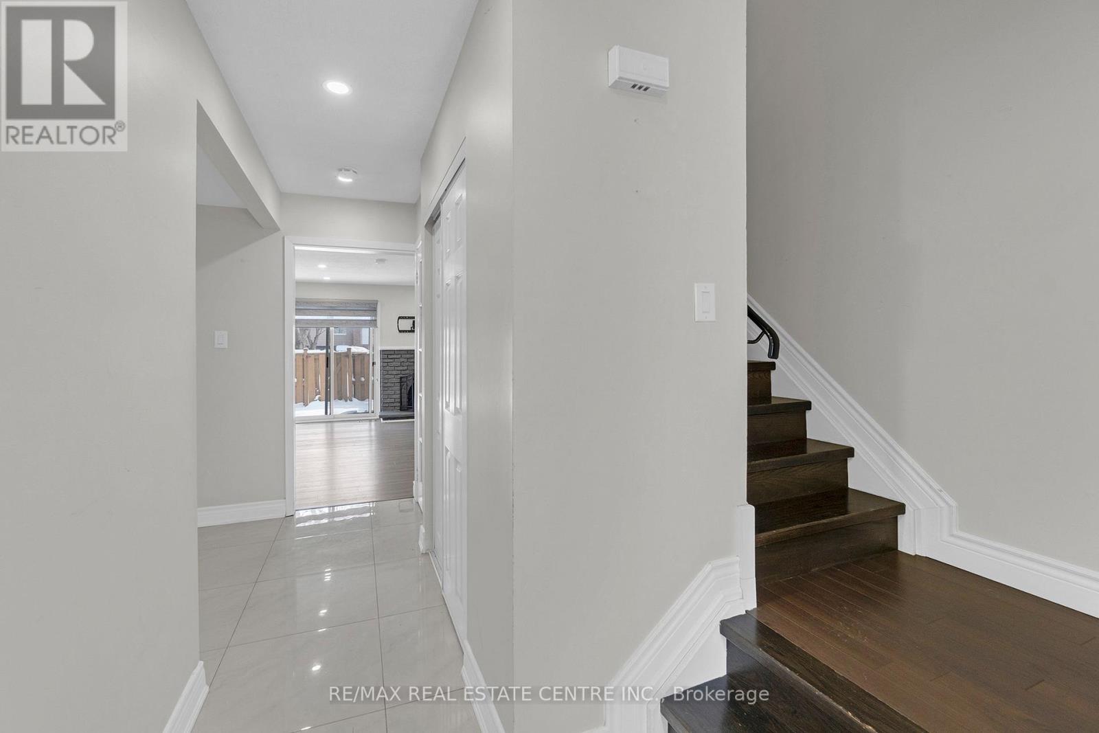 29 Gatwick Lane, Brampton, Ontario  L6S 2E4 - Photo 14 - W12736684