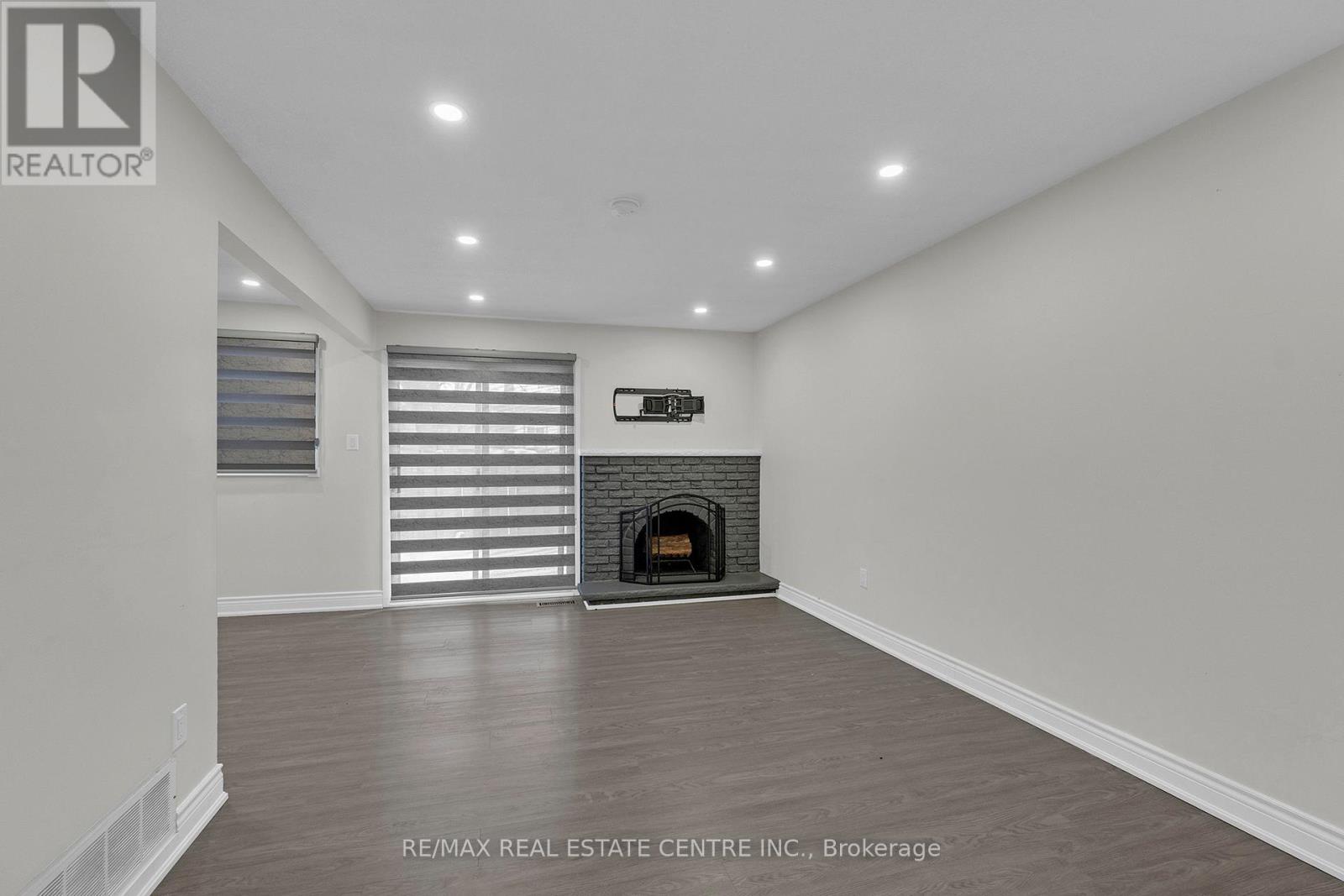 29 Gatwick Lane, Brampton, Ontario  L6S 2E4 - Photo 4 - W12736684