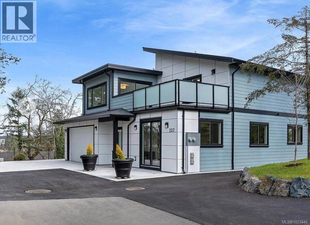 227 Heddle Ave, View Royal, British Columbia