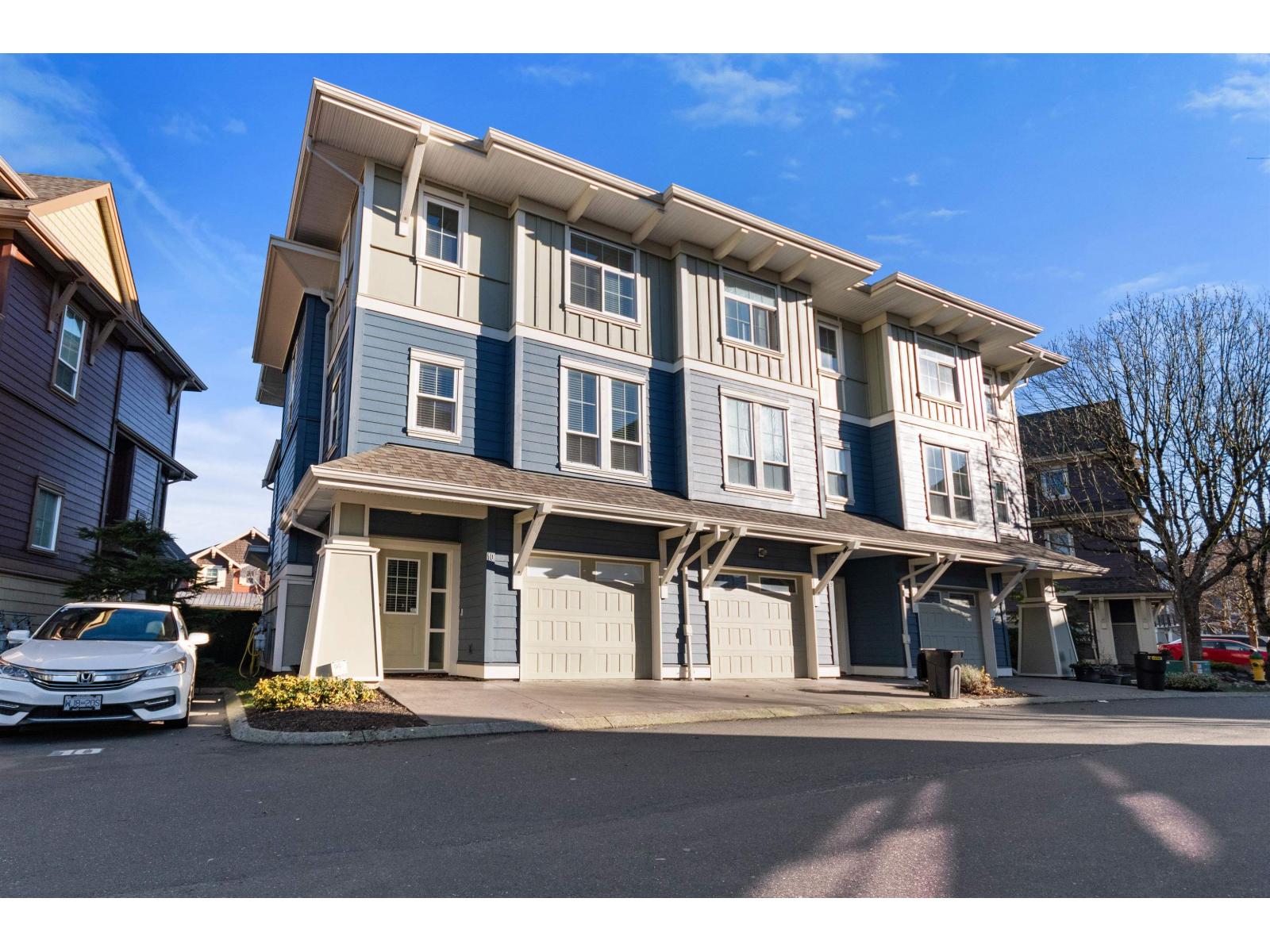 10 45137 Nicomen Crescent, Garrison Crossing, Chilliwack, British Columbia  V2R 0R3 - Photo 2 - R3083949