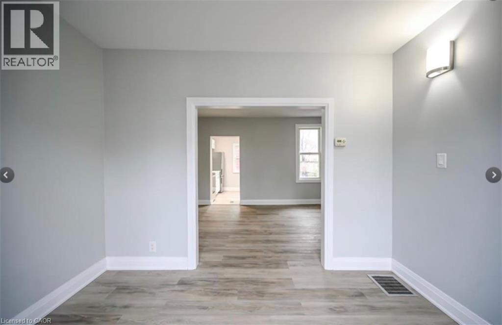 1024 Cannon Street E, Hamilton, Ontario  L8L 2H6 - Photo 3 - 40801642