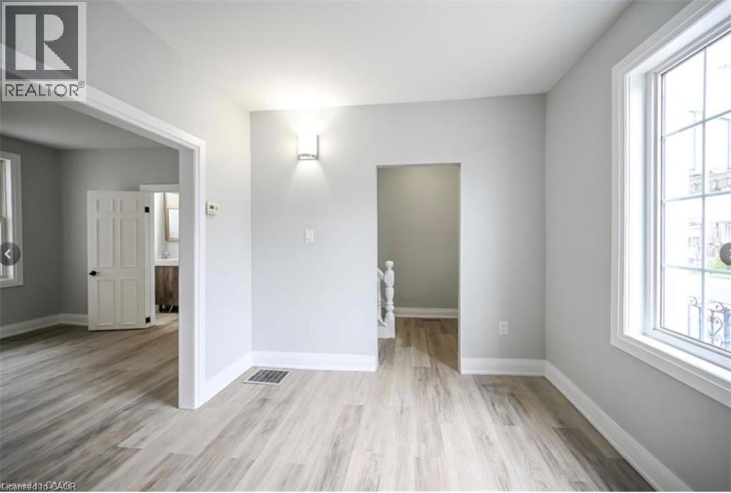 1024 Cannon Street E, Hamilton, Ontario  L8L 2H6 - Photo 4 - 40801642