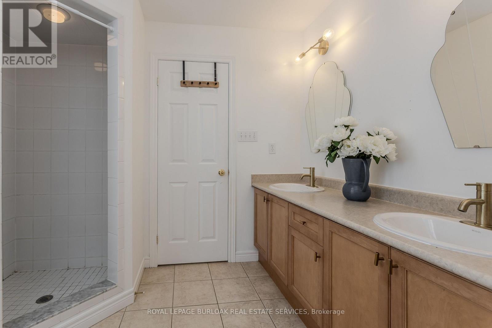 2055 Mountain Grove Avenue, Burlington, Ontario  L7P 2H8 - Photo 24 - W12739228