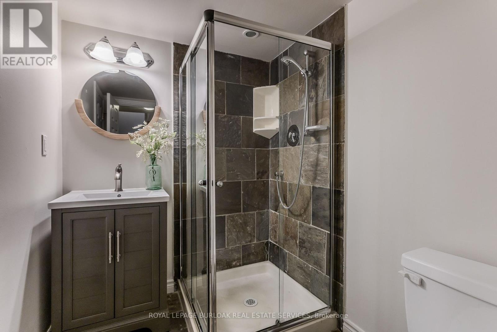 2055 Mountain Grove Avenue, Burlington, Ontario  L7P 2H8 - Photo 35 - W12739228