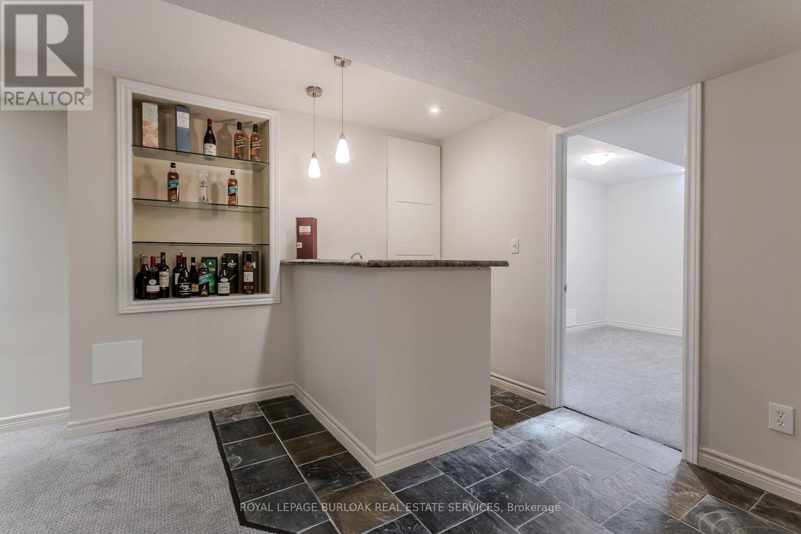 2055 Mountain Grove Avenue, Burlington, Ontario  L7P 2H8 - Photo 39 - W12739228