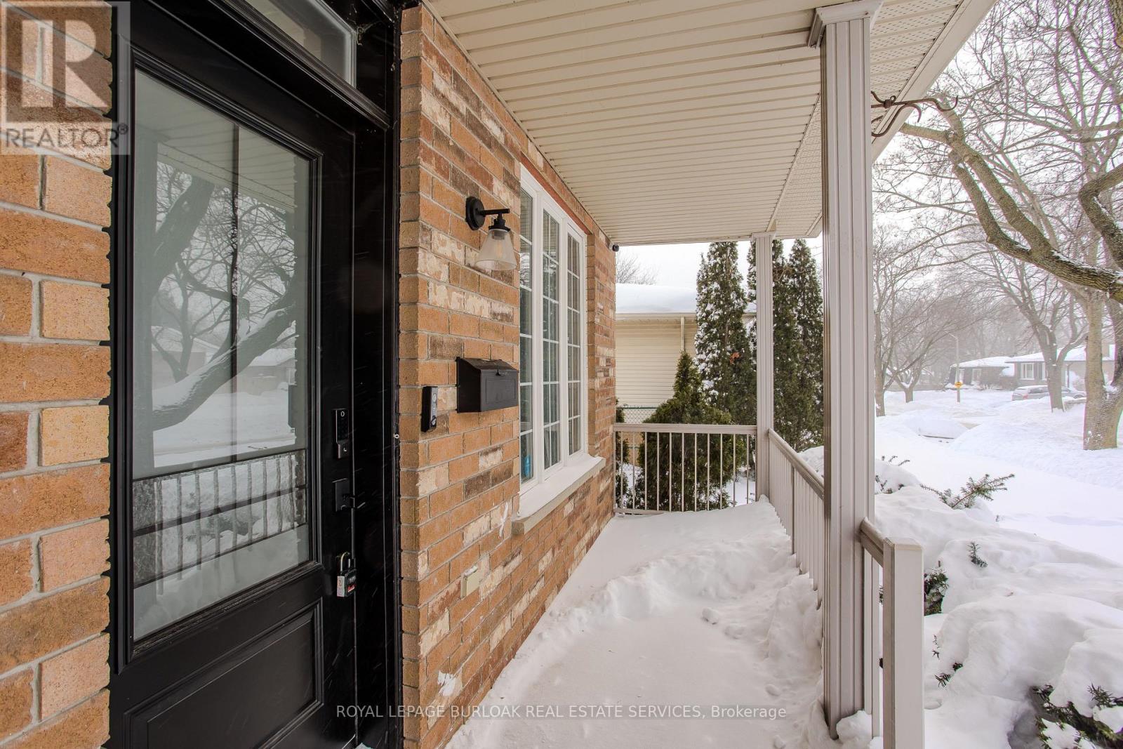 2055 Mountain Grove Avenue, Burlington, Ontario  L7P 2H8 - Photo 5 - W12739228