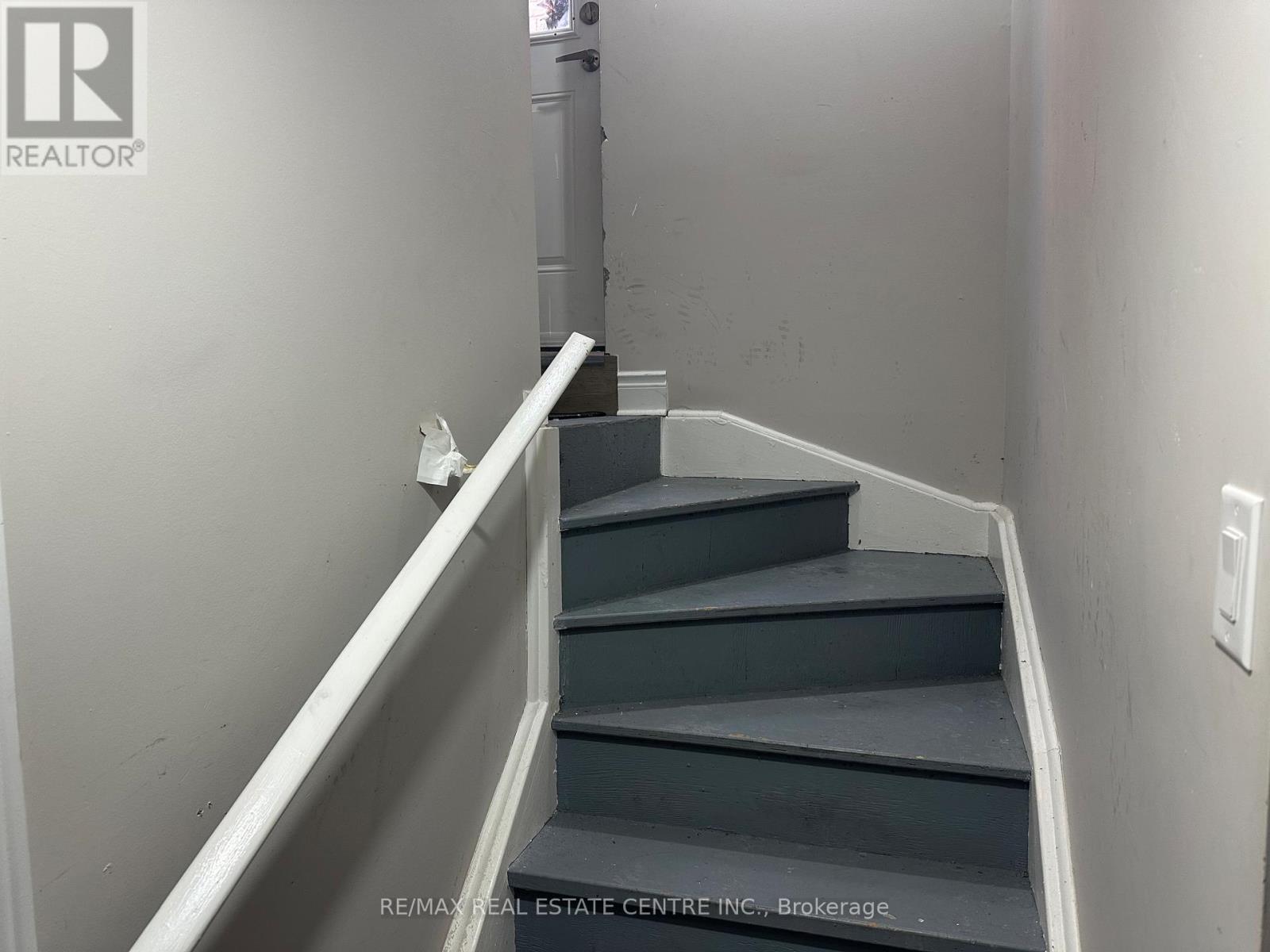 Lower - 6 Hollingworth Circle, Brampton, Ontario  L7A 3X7 - Photo 2 - W12739230