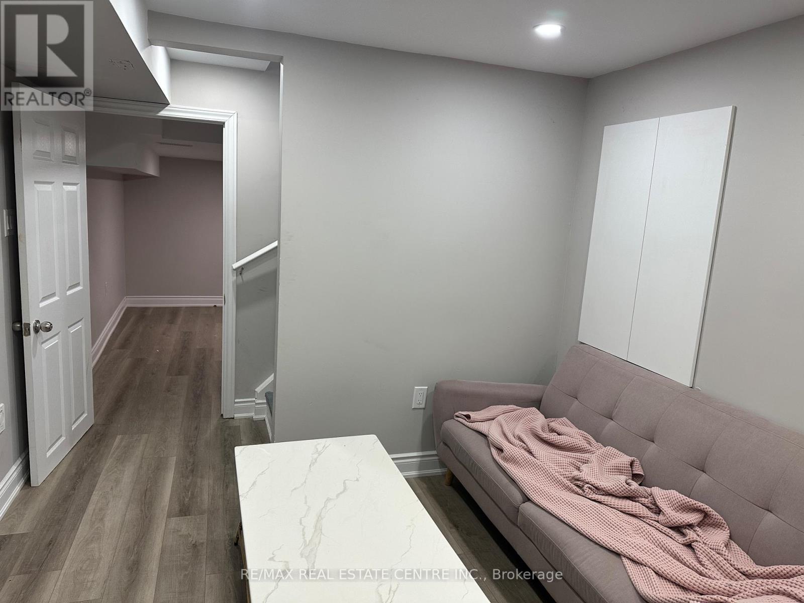 Lower - 6 Hollingworth Circle, Brampton, Ontario  L7A 3X7 - Photo 3 - W12739230