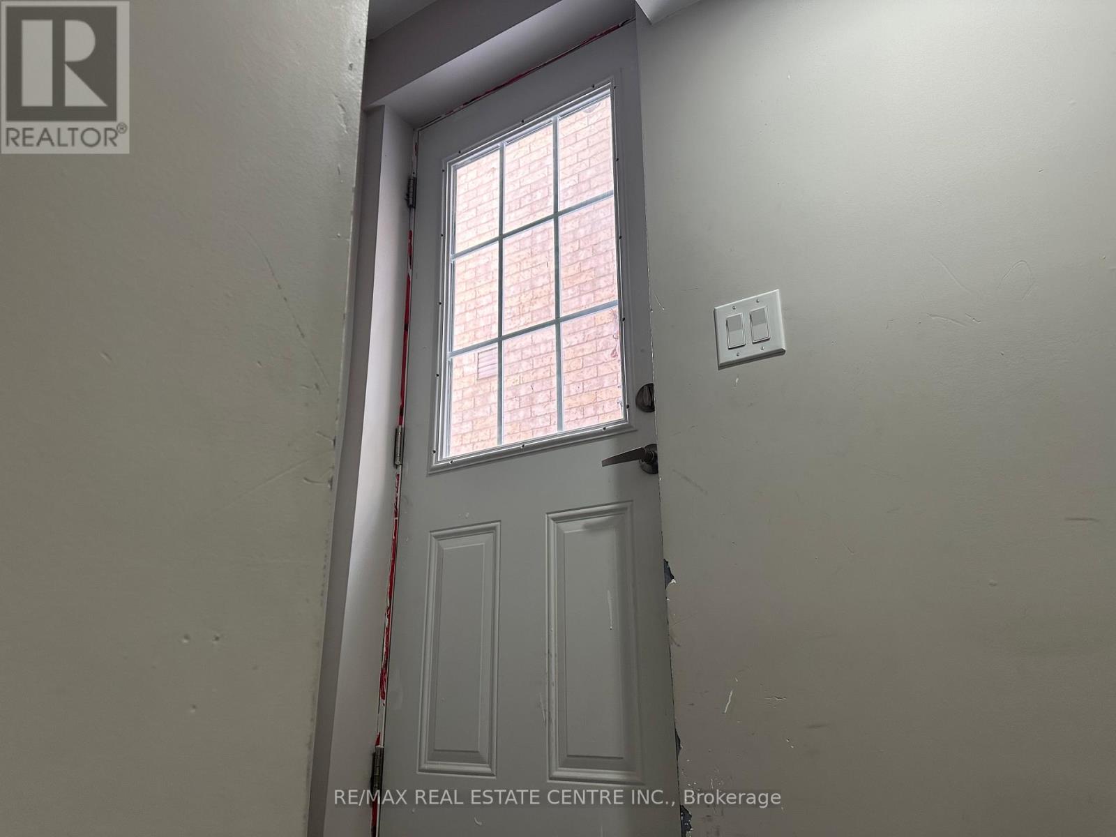 Lower - 6 Hollingworth Circle, Brampton, Ontario  L7A 3X7 - Photo 4 - W12739230