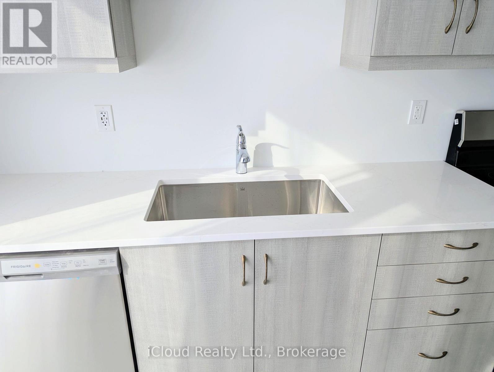 1340 Hearns Place, Milton, Ontario  L9E 2J7 - Photo 13 - W12739256