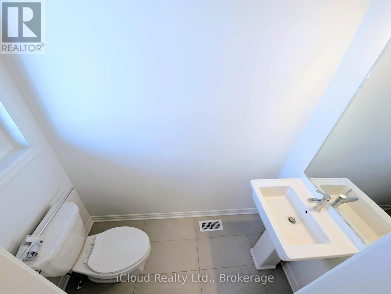 1340 Hearns Place, Milton, Ontario  L9E 2J7 - Photo 4 - W12739256