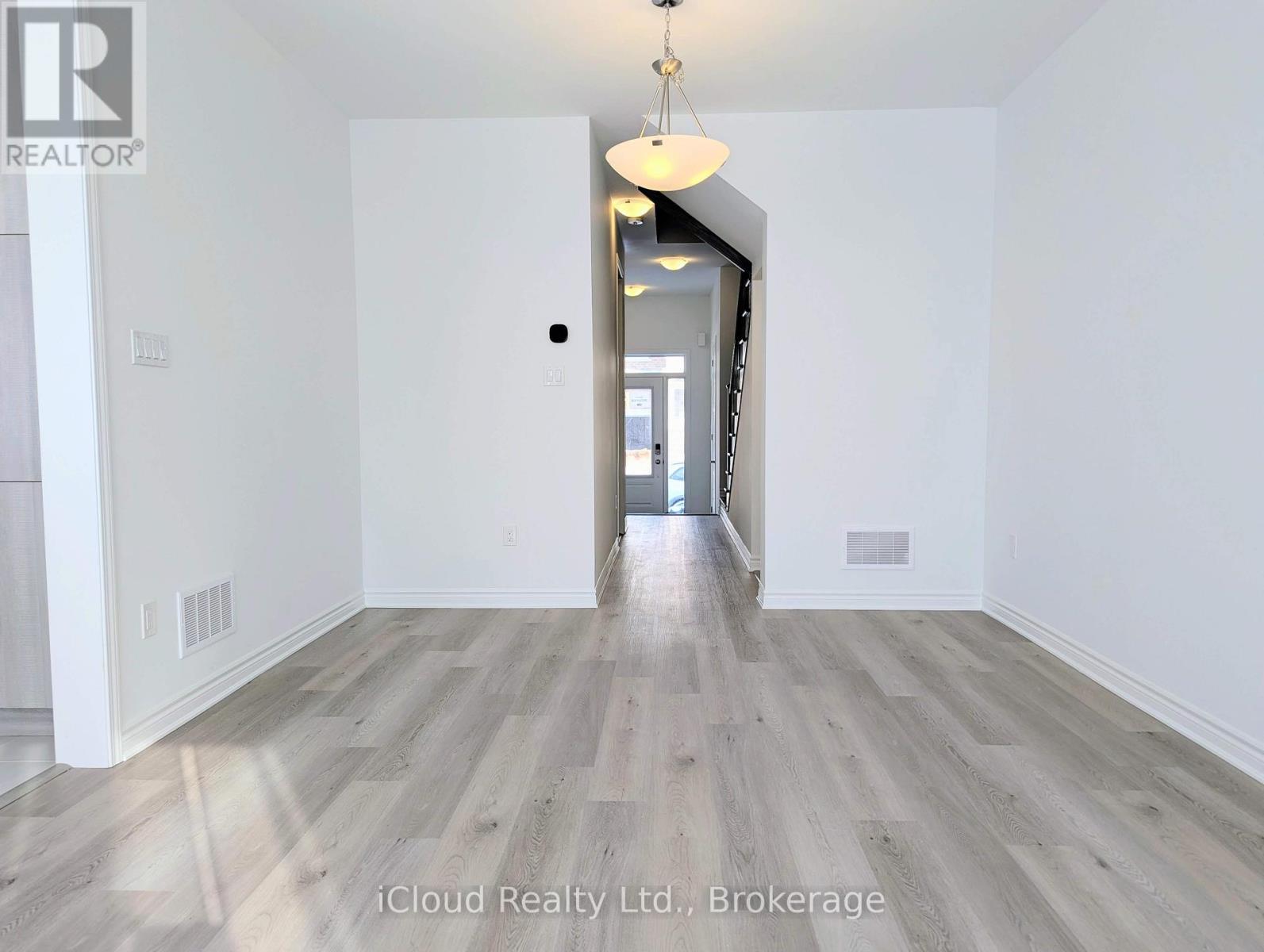 1340 Hearns Place, Milton, Ontario  L9E 2J7 - Photo 6 - W12739256