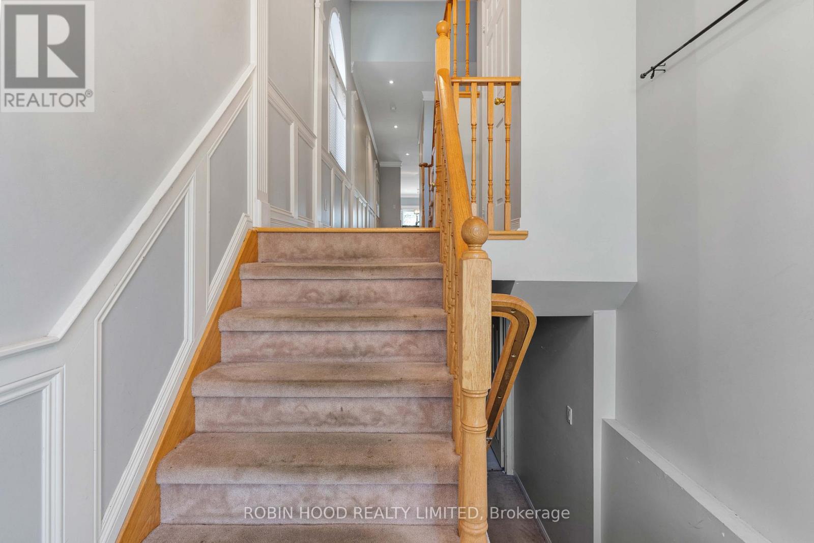 6 Meadowlark Drive, Halton Hills, Ontario  L7G 6N2 - Photo 4 - W12739264