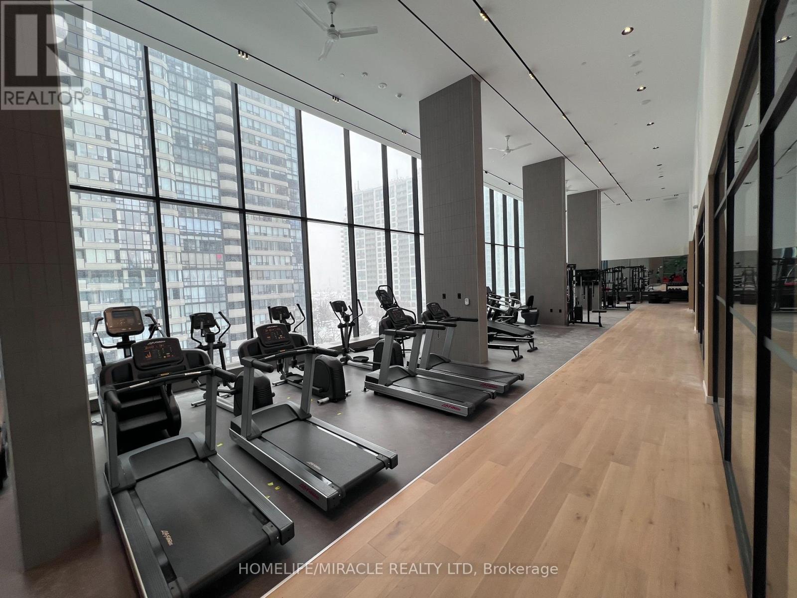 4004 - 395 Square One Drive, Mississauga, Ontario  L5B 0P6 - Photo 21 - W12739270