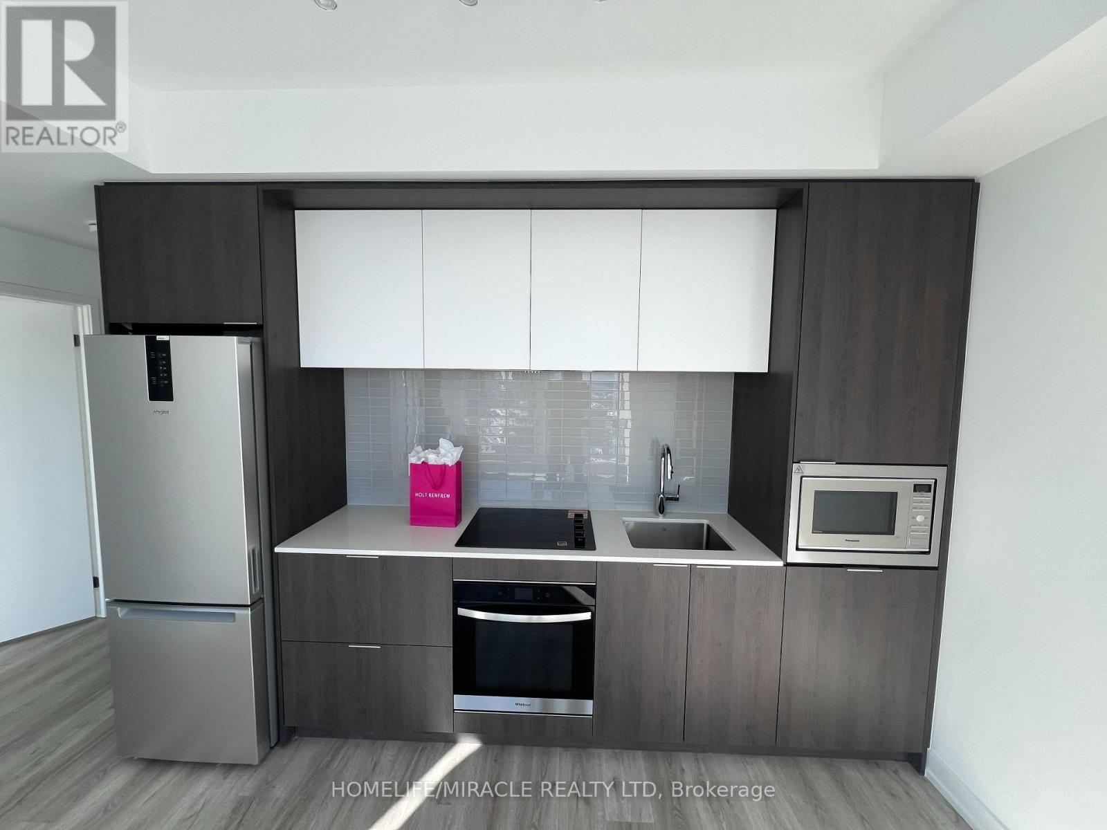 4004 - 395 Square One Drive, Mississauga, Ontario  L5B 0P6 - Photo 4 - W12739270