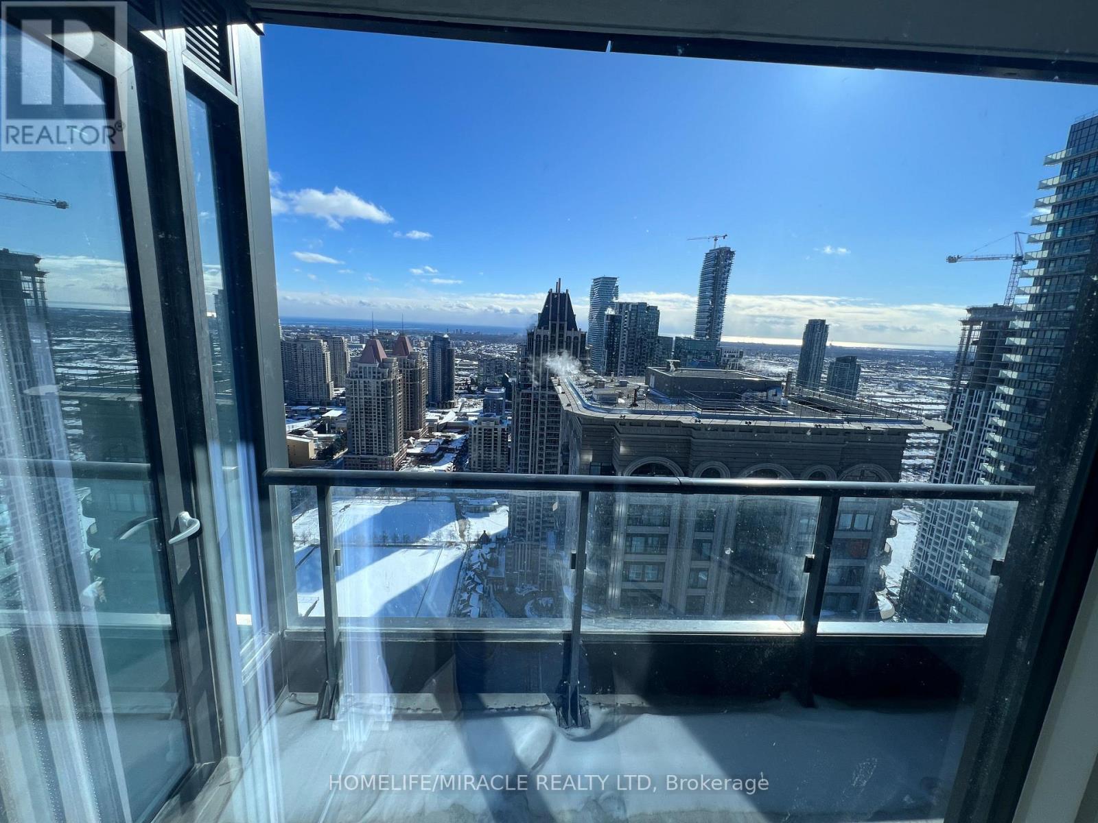 4004 - 395 Square One Drive, Mississauga, Ontario  L5B 0P6 - Photo 8 - W12739270