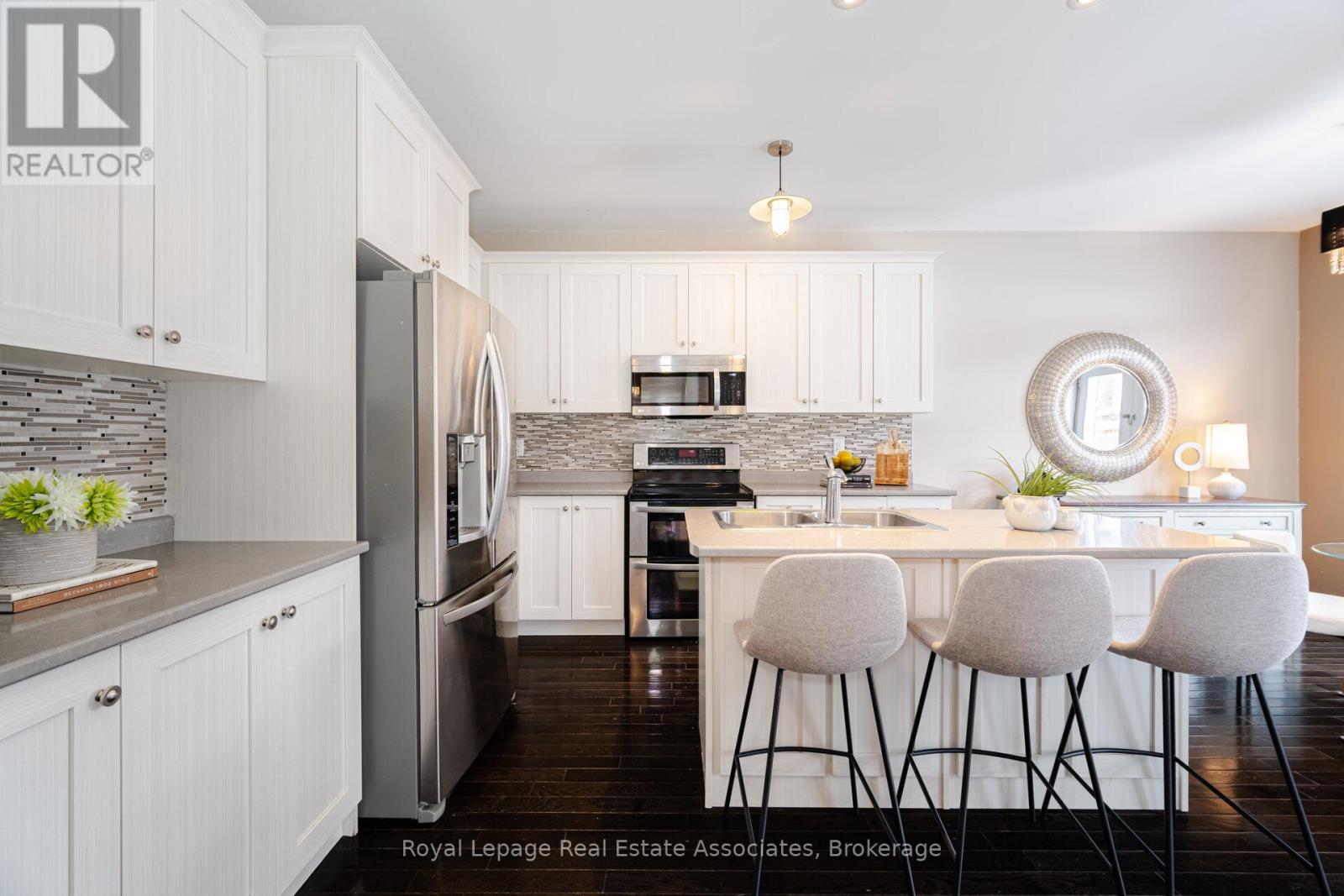 39 Wildflower Lane, Halton Hills, Ontario  L7G 0H8 - Photo 13 - W12739282