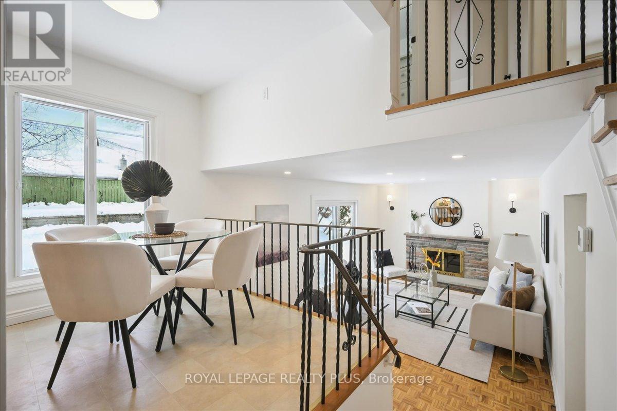 3655 Burnbrae Drive, Mississauga, Ontario  L5C 2R6 - Photo 13 - W12739286