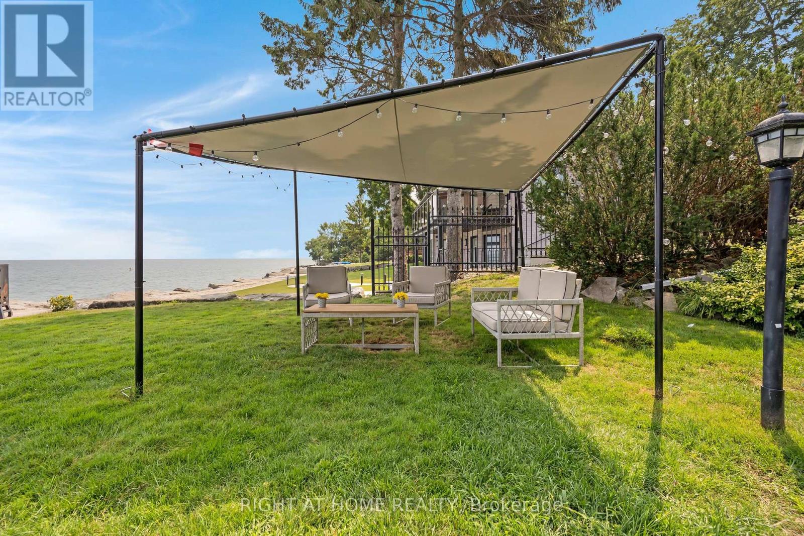 1360 Lakeshore Road W, Oakville, Ontario  L6L 1G2 - Photo 45 - W12739312