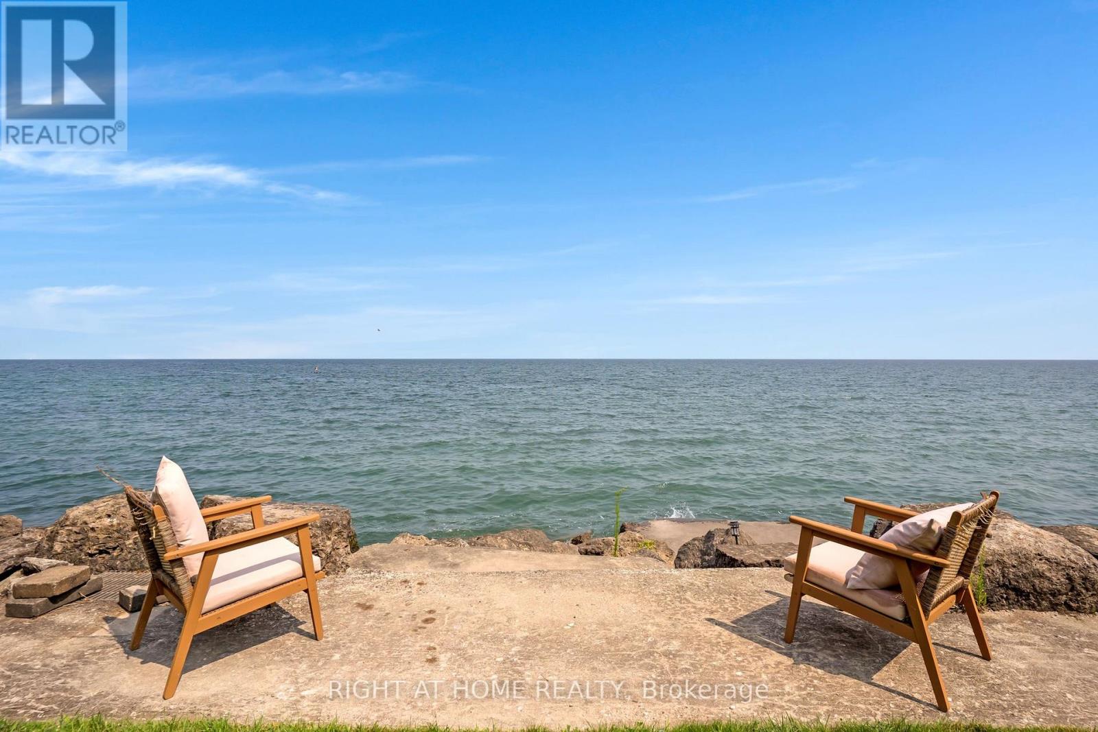 1360 Lakeshore Road W, Oakville, Ontario  L6L 1G2 - Photo 47 - W12739312