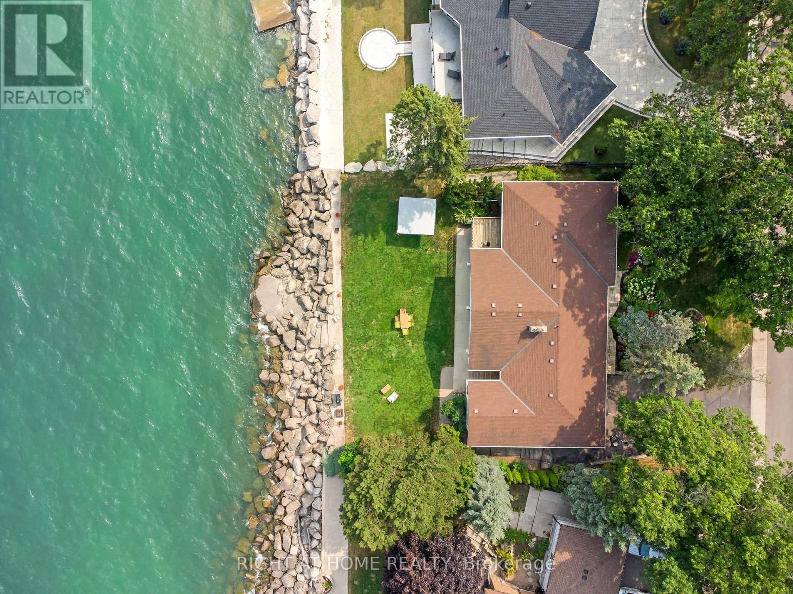 1360 Lakeshore Road W, Oakville, Ontario  L6L 1G2 - Photo 49 - W12739312