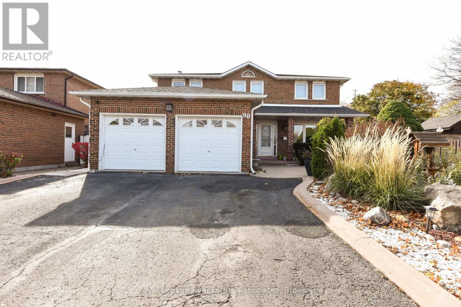 B - 90 PROFESSOR'S LAKE PARKWAY, Brampton, Ontario