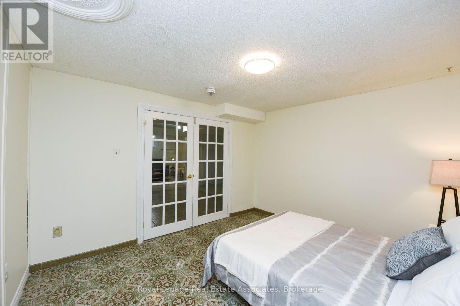 B - 90 Professor's Lake Parkway, Brampton, Ontario  L6S 3V2 - Photo 10 - W12739318