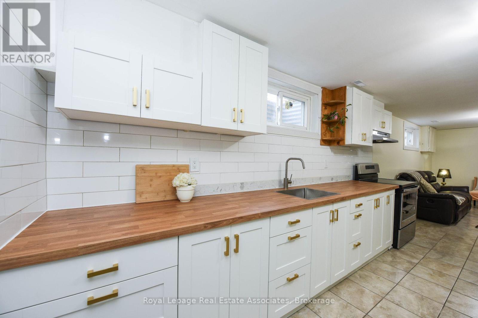 B - 90 Professor's Lake Parkway, Brampton, Ontario  L6S 3V2 - Photo 14 - W12739318