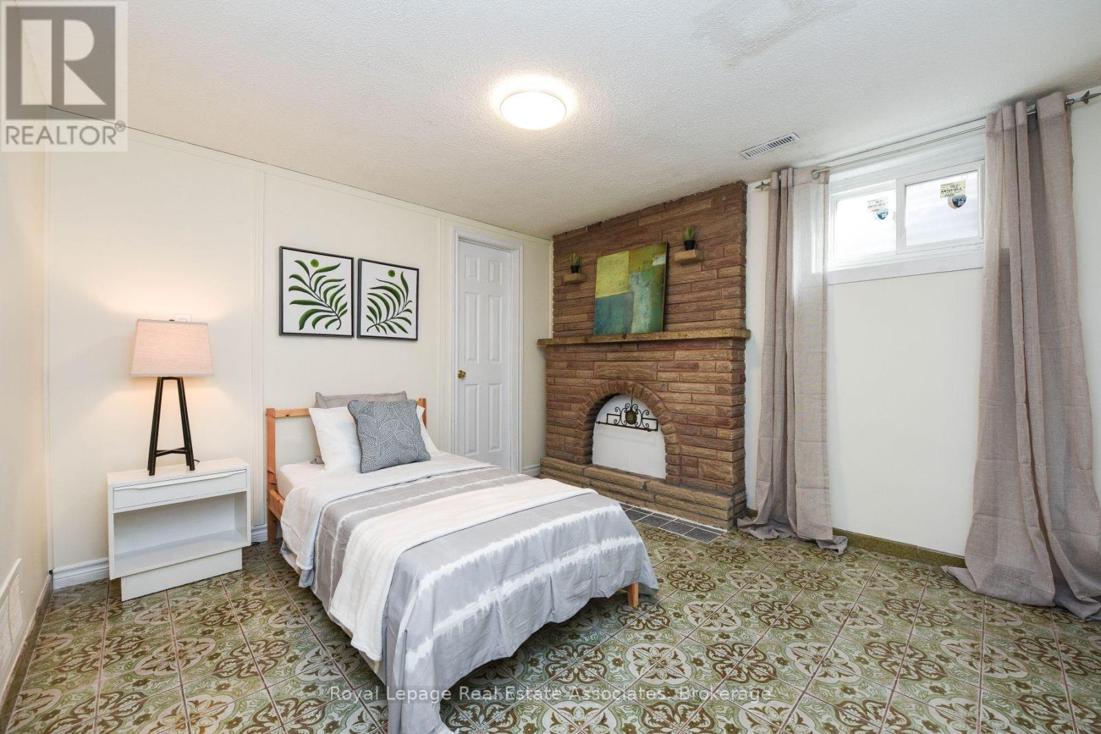 B - 90 Professor's Lake Parkway, Brampton, Ontario  L6S 3V2 - Photo 18 - W12739318