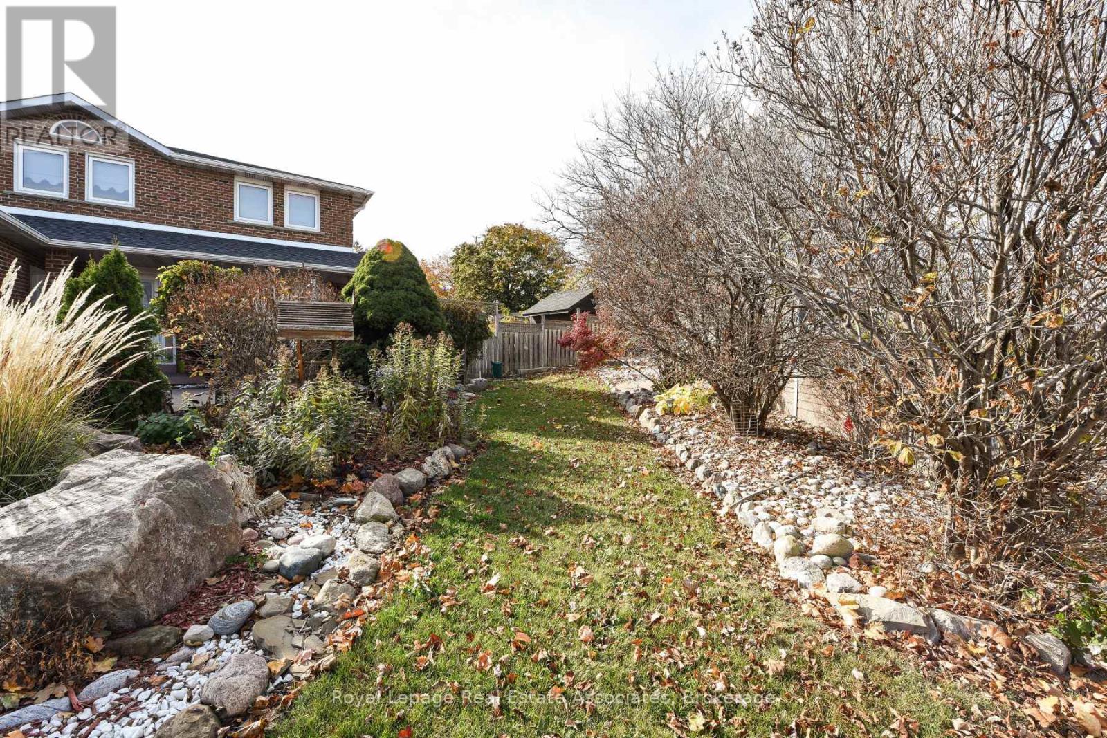 B - 90 Professor's Lake Parkway, Brampton, Ontario  L6S 3V2 - Photo 2 - W12739318