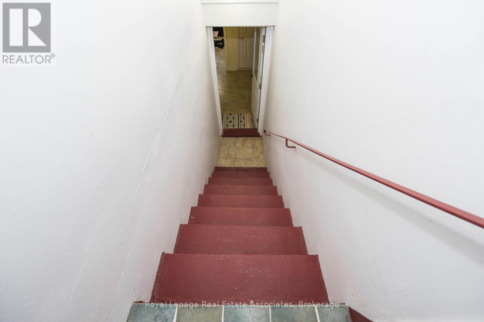 B - 90 Professor's Lake Parkway, Brampton, Ontario  L6S 3V2 - Photo 6 - W12739318