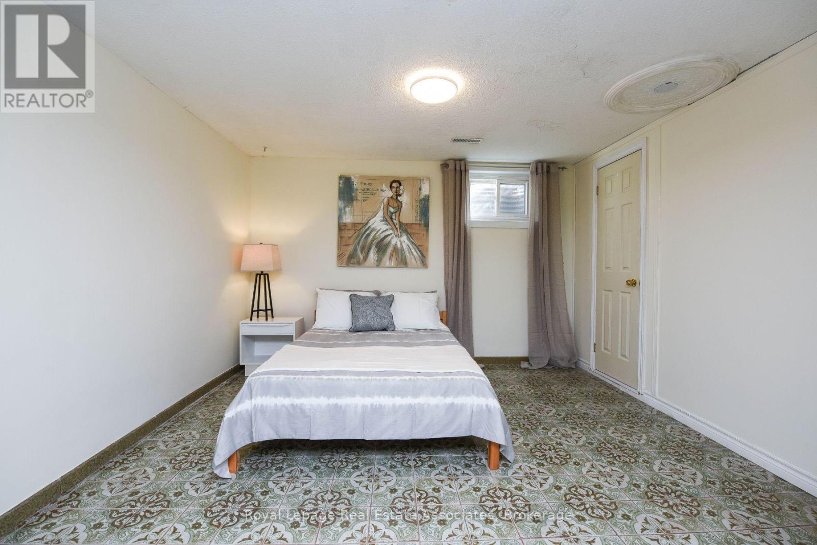 B - 90 Professor's Lake Parkway, Brampton, Ontario  L6S 3V2 - Photo 8 - W12739318