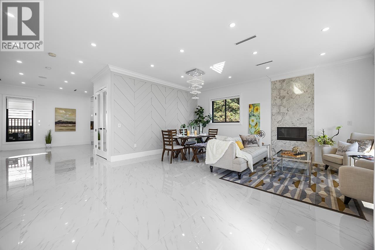 Listing Picture 4 of 30 : 4527 CLINTON STREET, Burnaby / 本拿比 - 魯藝地產 Yvonne Lu Group - MLS Medallion Club Member