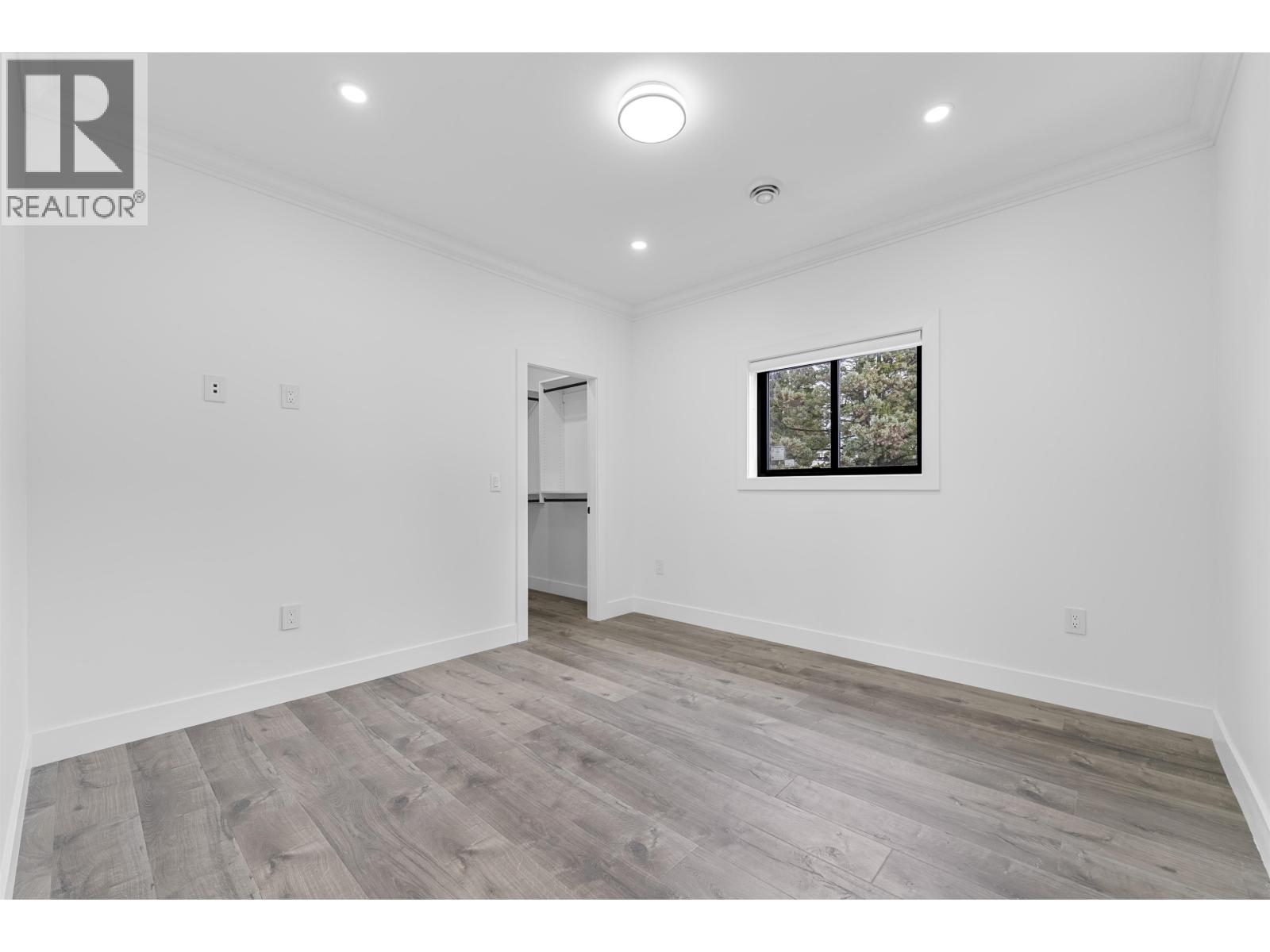 Listing Picture 21 of 30 : 4527 CLINTON STREET, Burnaby / 本拿比 - 魯藝地產 Yvonne Lu Group - MLS Medallion Club Member