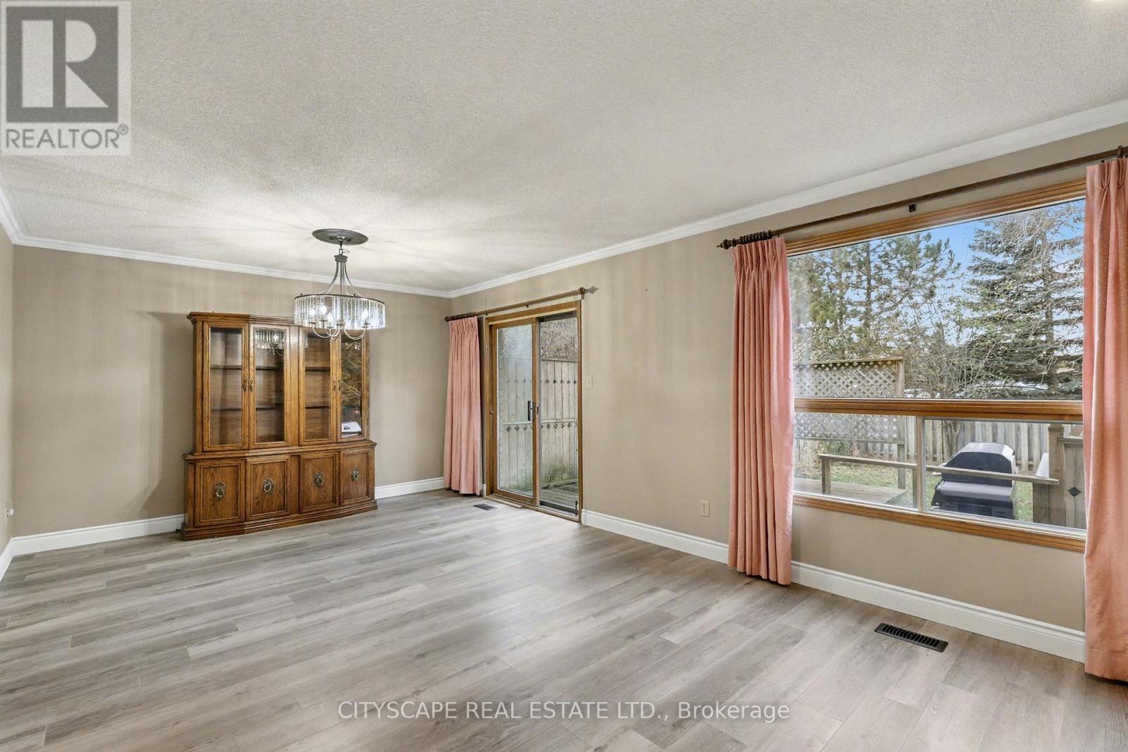 575 Springbank Avenue, Woodstock, Ontario  N4T 1H5 - Photo 4 - X12739294