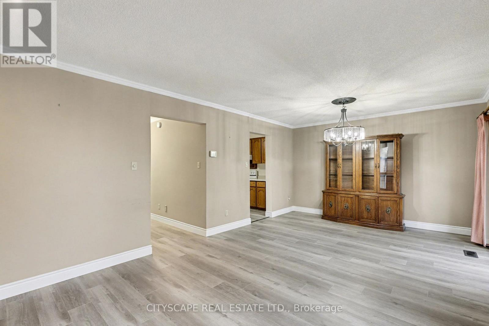 575 Springbank Avenue, Woodstock, Ontario  N4T 1H5 - Photo 9 - X12739294