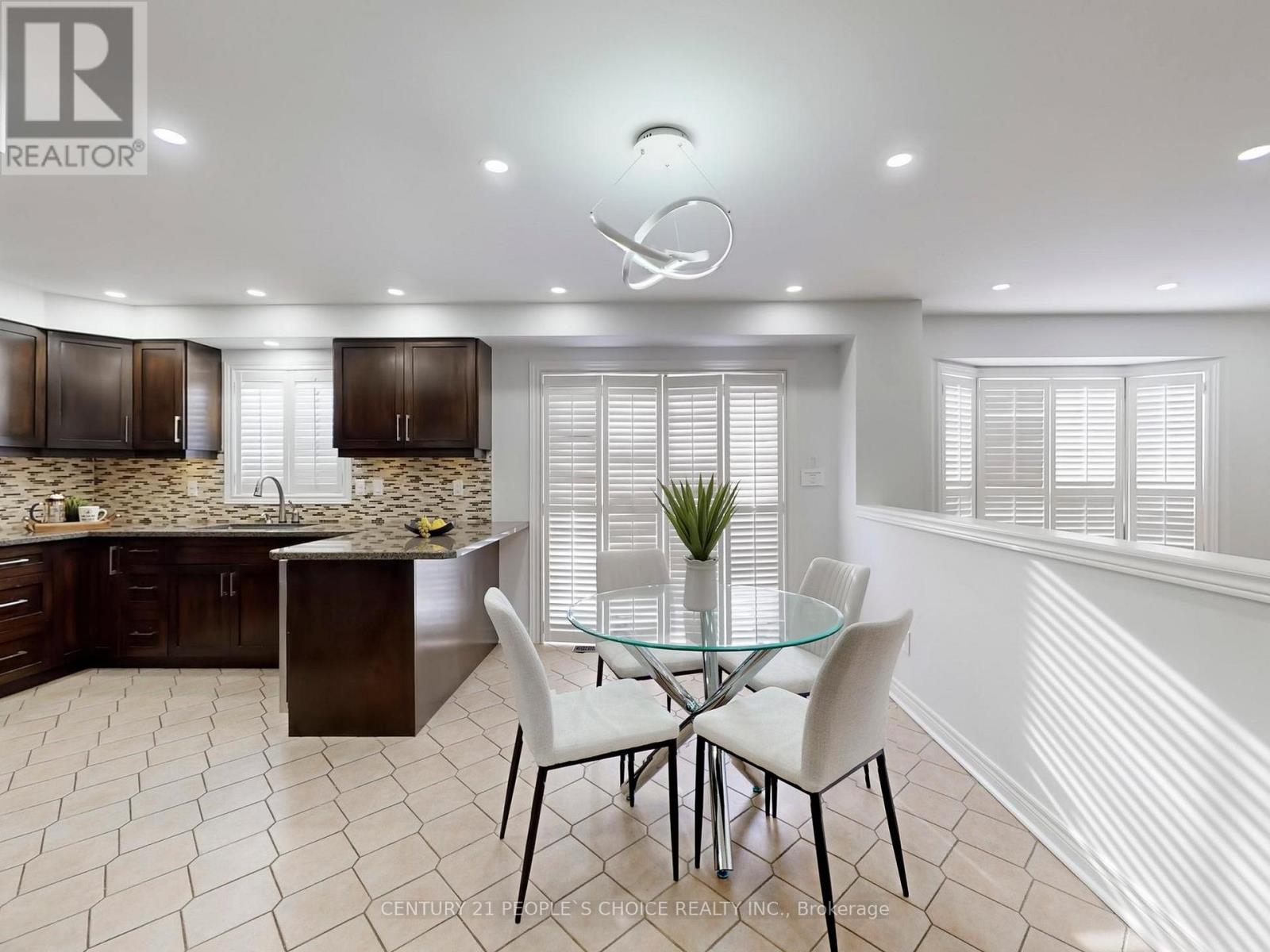 5686 Whitehorn Avenue, Mississauga, Ontario  L5V 2A9 - Photo 18 - W12738240