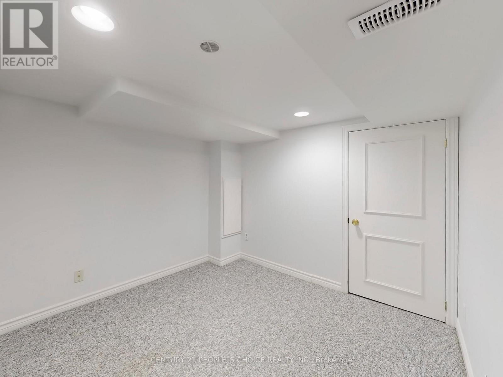 5686 Whitehorn Avenue, Mississauga, Ontario  L5V 2A9 - Photo 46 - W12738240